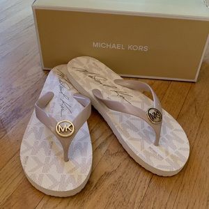 NWT Michael Kors Jet Set Logo Flip Flops
